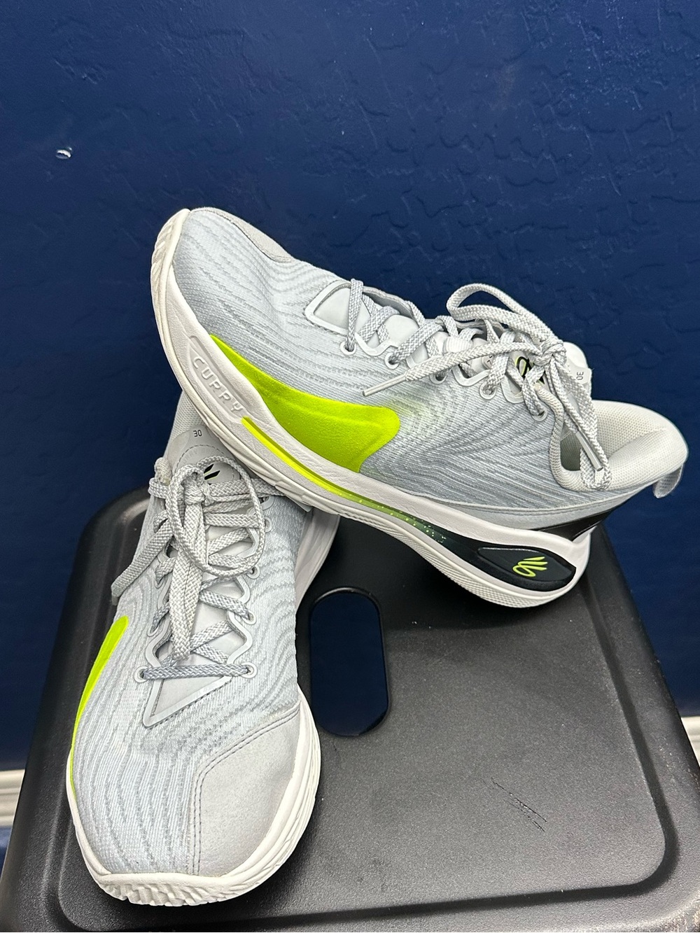 Under Armour Light Gray Sneakers with Neon Yellow Insole
